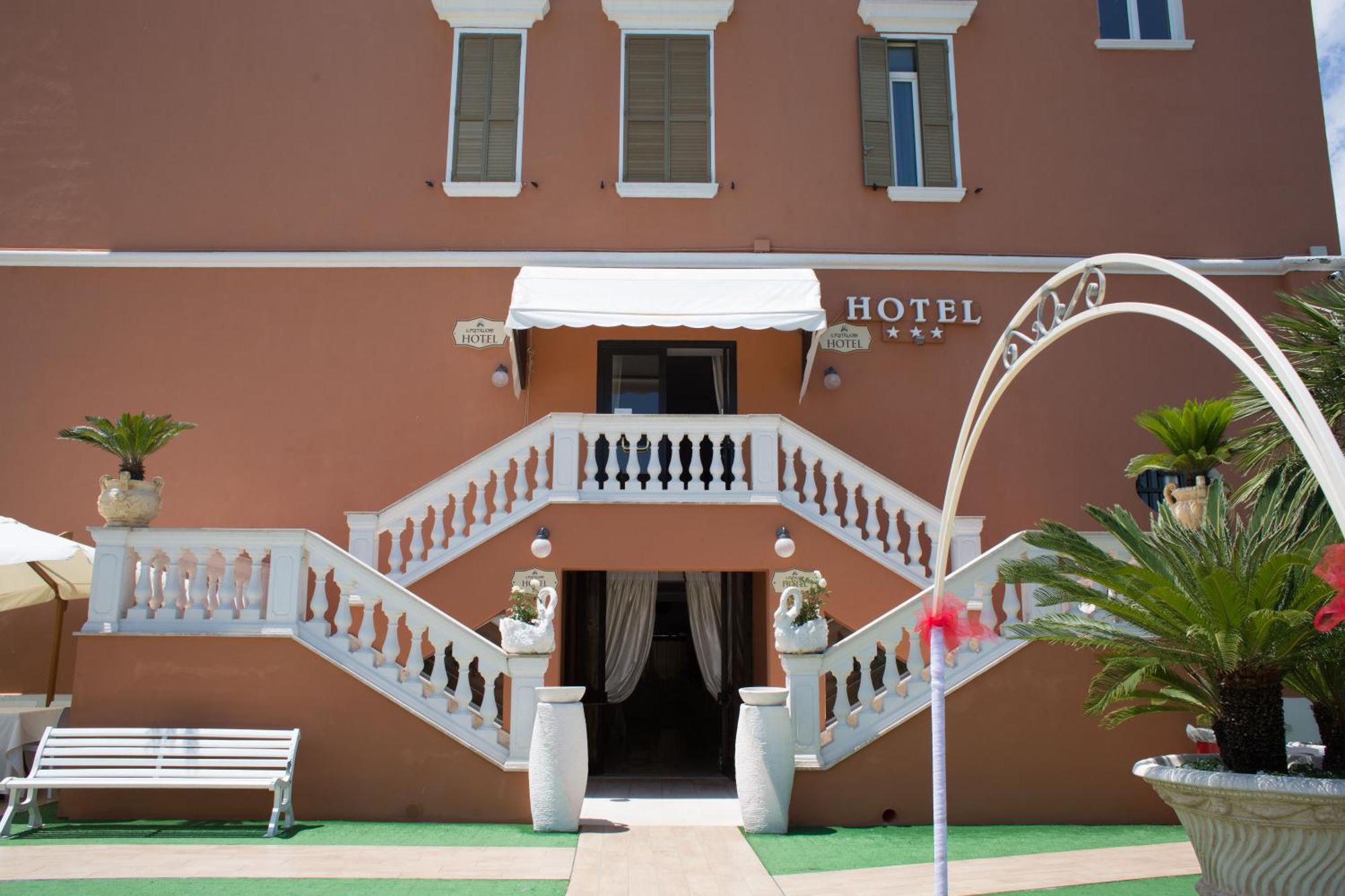 Il Postiglione Hotel - Sala Ricevimenti Minturno Exterior photo